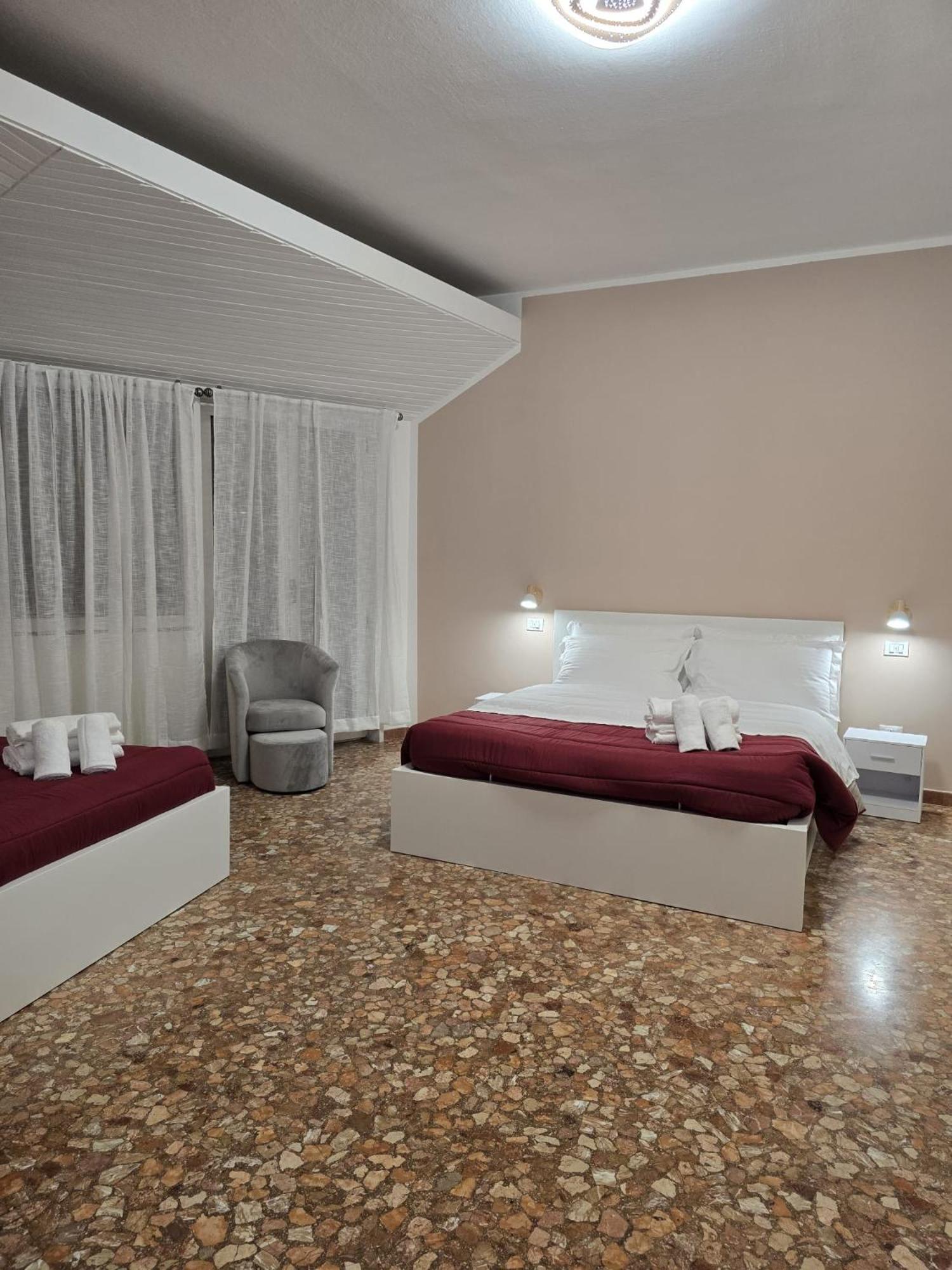 Mmm Home Train Station 2 Venesia Bagian luar foto