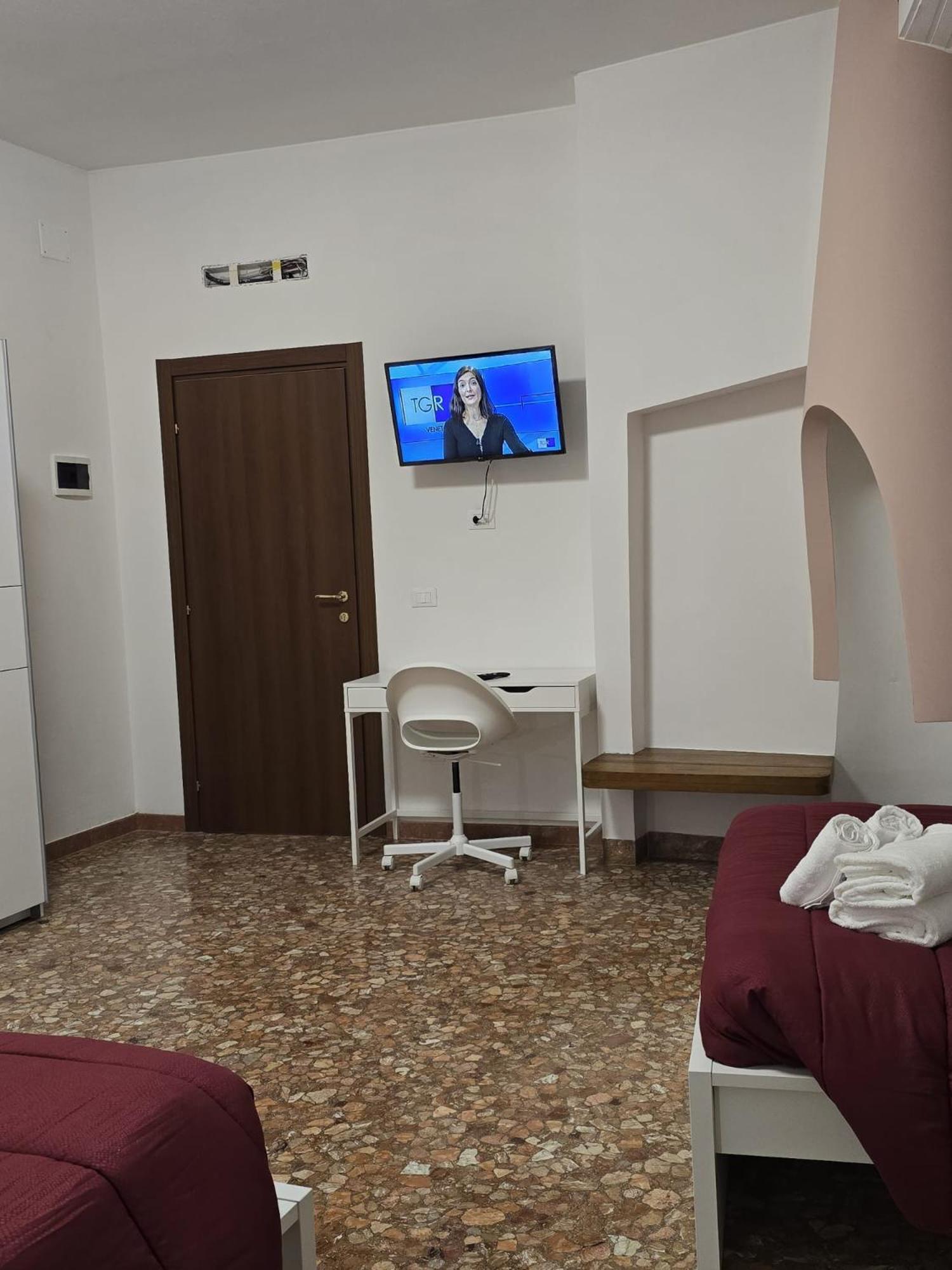 Mmm Home Train Station 2 Venesia Bagian luar foto